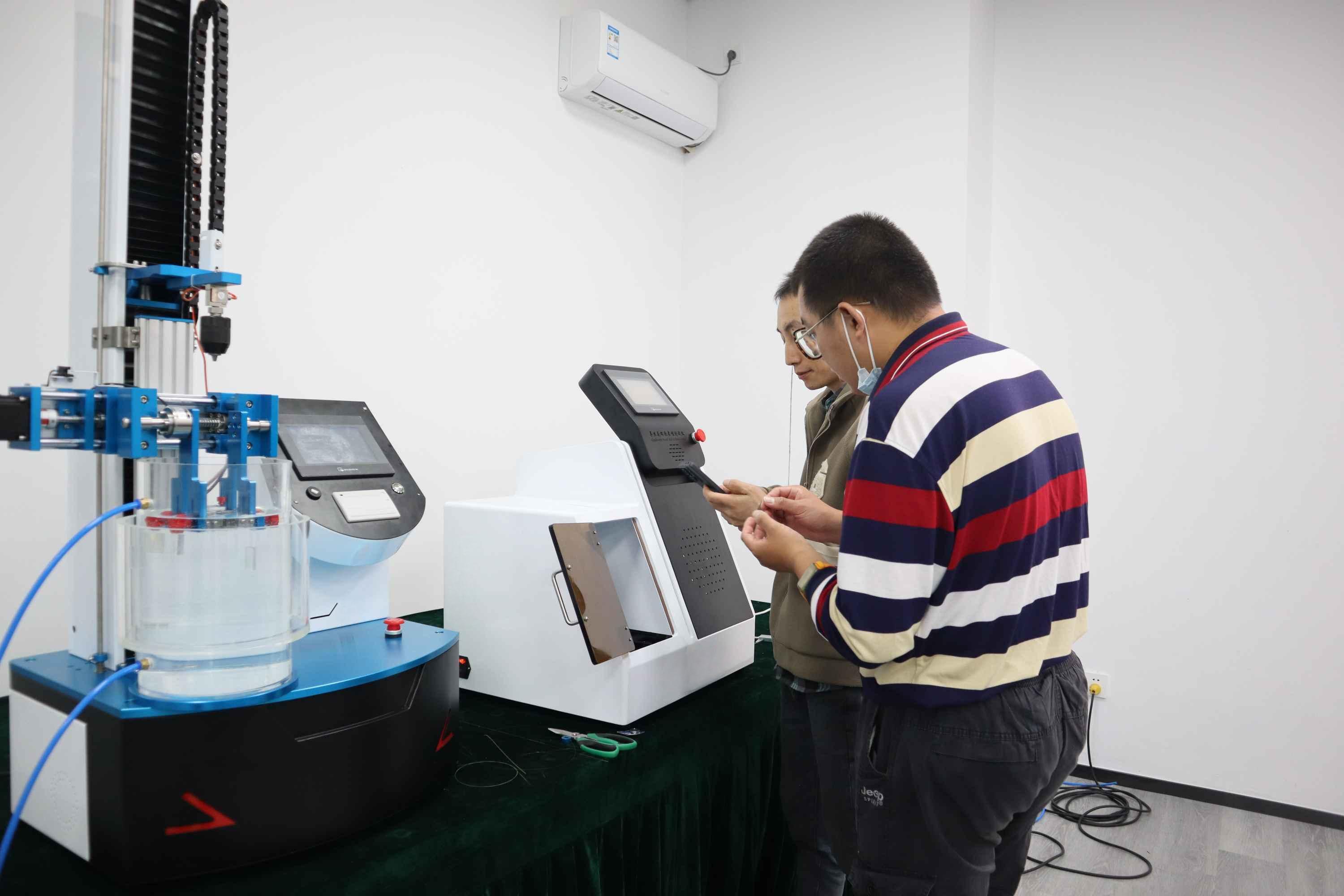 上海xx大学到上海诚卫参观导管导丝滑动性能测试仪